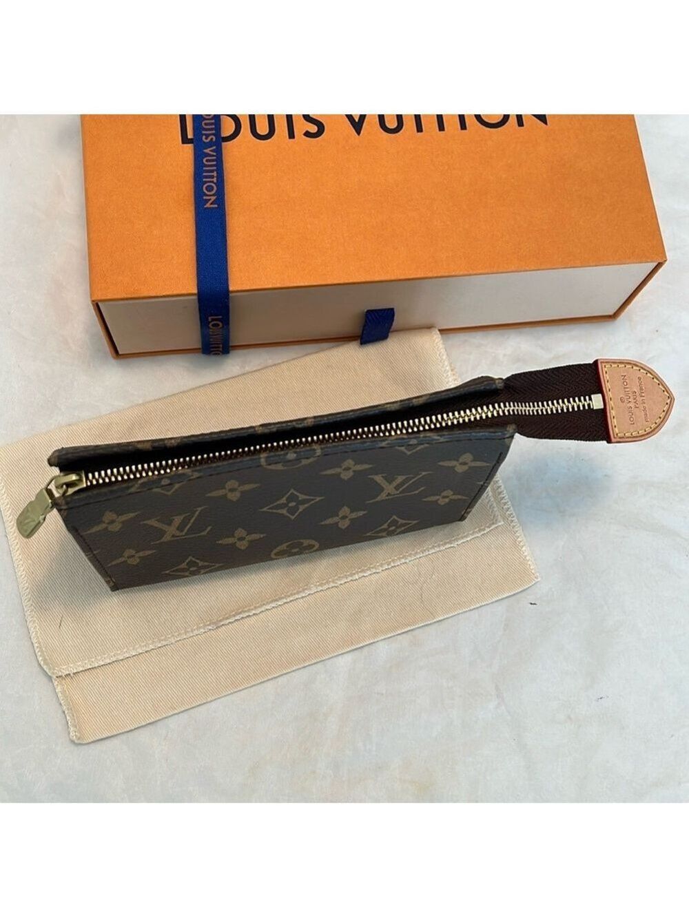 Louis Vuitton Monogram Toiletry 15 - Picture 13 of 13
